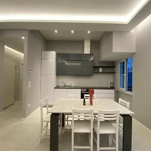 Casa Dante: Oneglia Centro-marina-spiagge , Imperia Italien